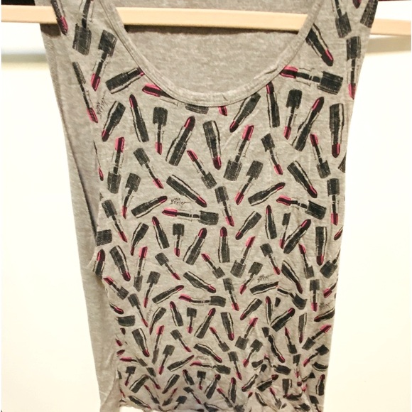 Betsey Johnson 💄 Lipstick Tank with Wide Arm opening for a fun workout attire - Picture 4 of 8